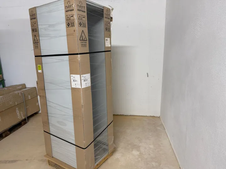nVent Hoffman Serverschrank MCS20086R5